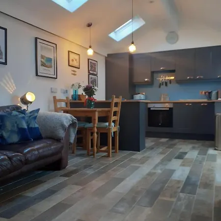 Apartamento The Bird House At Invergarry Pet Friendly *