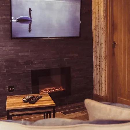 The Bird House At Invergarry Pet Friendly *